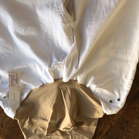Motherhood Maternity White Jean Capris - Picture 2 of 3